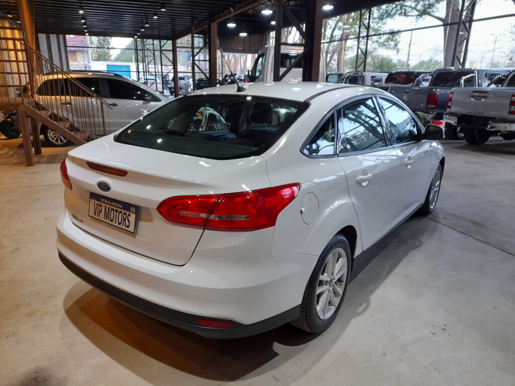 Focus 1.6 S blanco sedan 2016 (5)